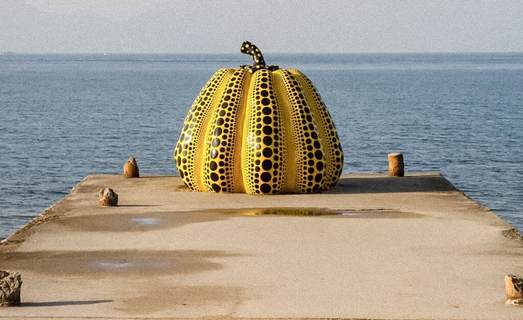 — Crearé una escultura de bulto redondo con la temática que usted indique .