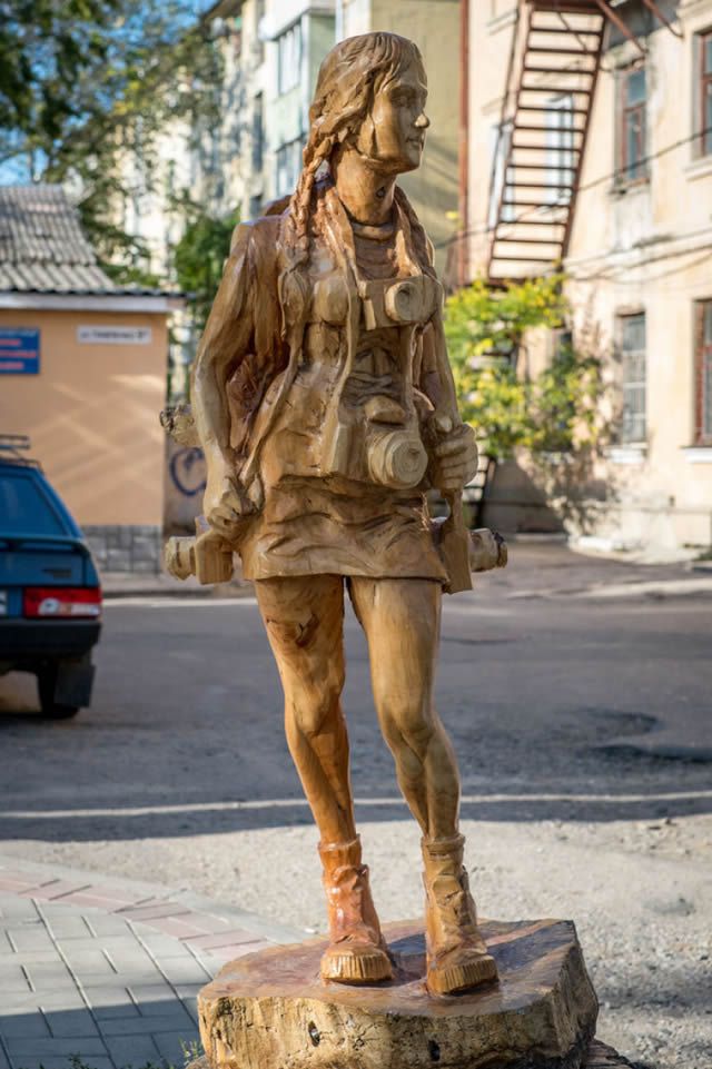 — Crearemos un proyecto de escultura personalizada a partir de una imagen o una idea que pongas a nuestra disposición.